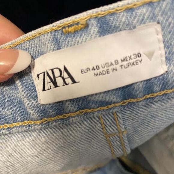Zara Light Wash Long Jeans - Picture 3 of 3
